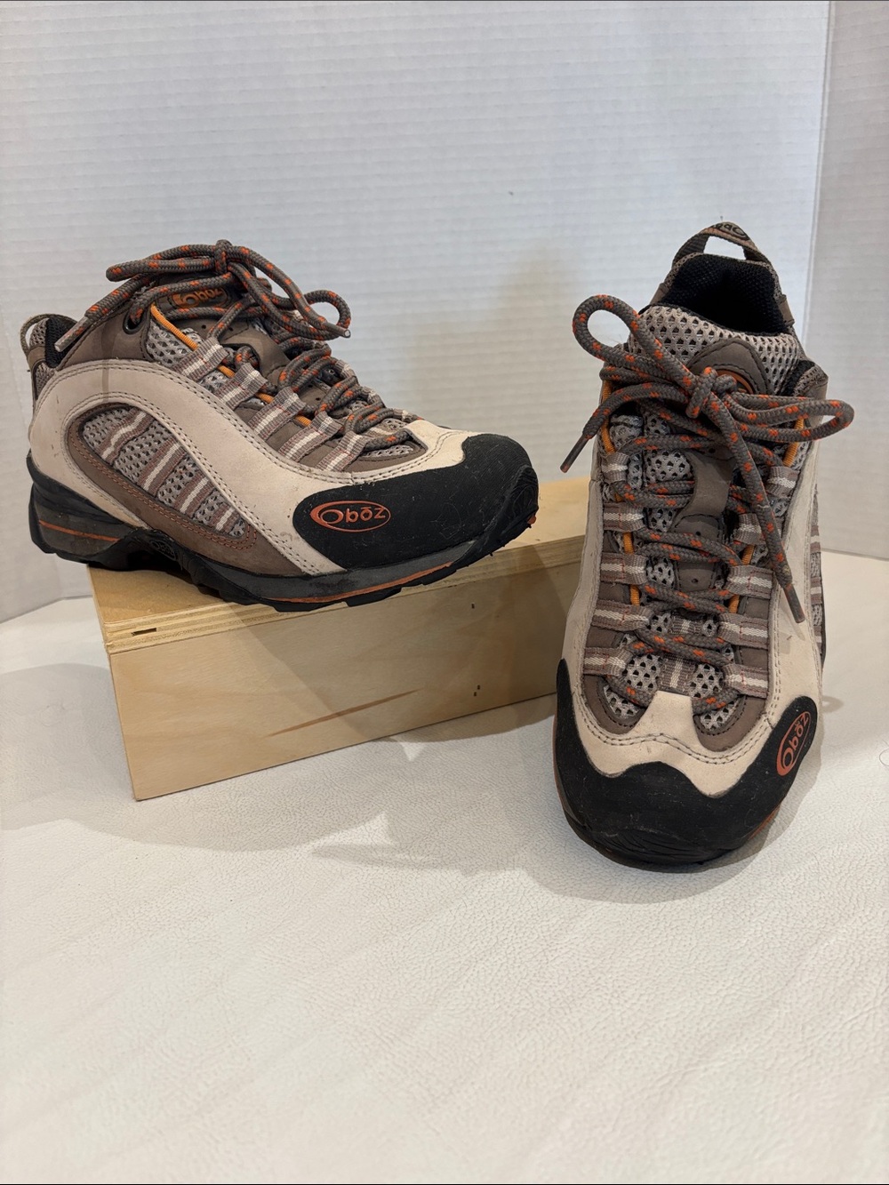 Oboz Women’s Beige and Gray Hiking Sneakers with Orange Accents